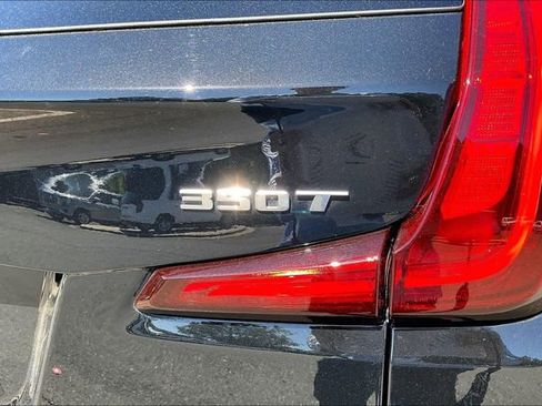 Used 2024 Cadillac XT4 Luxury w/ Cold Weather Package FWD image 22