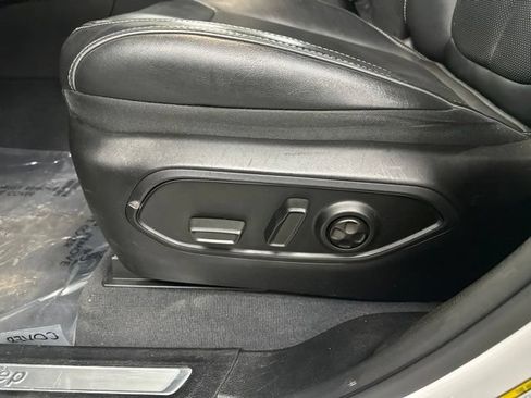 Used 2023 Jeep Grand Cherokee L Overland AWD/4WD image 11
