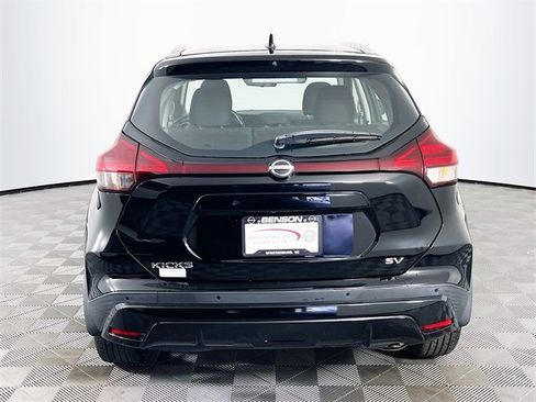 Used 2022 Nissan Kicks SV image 7
