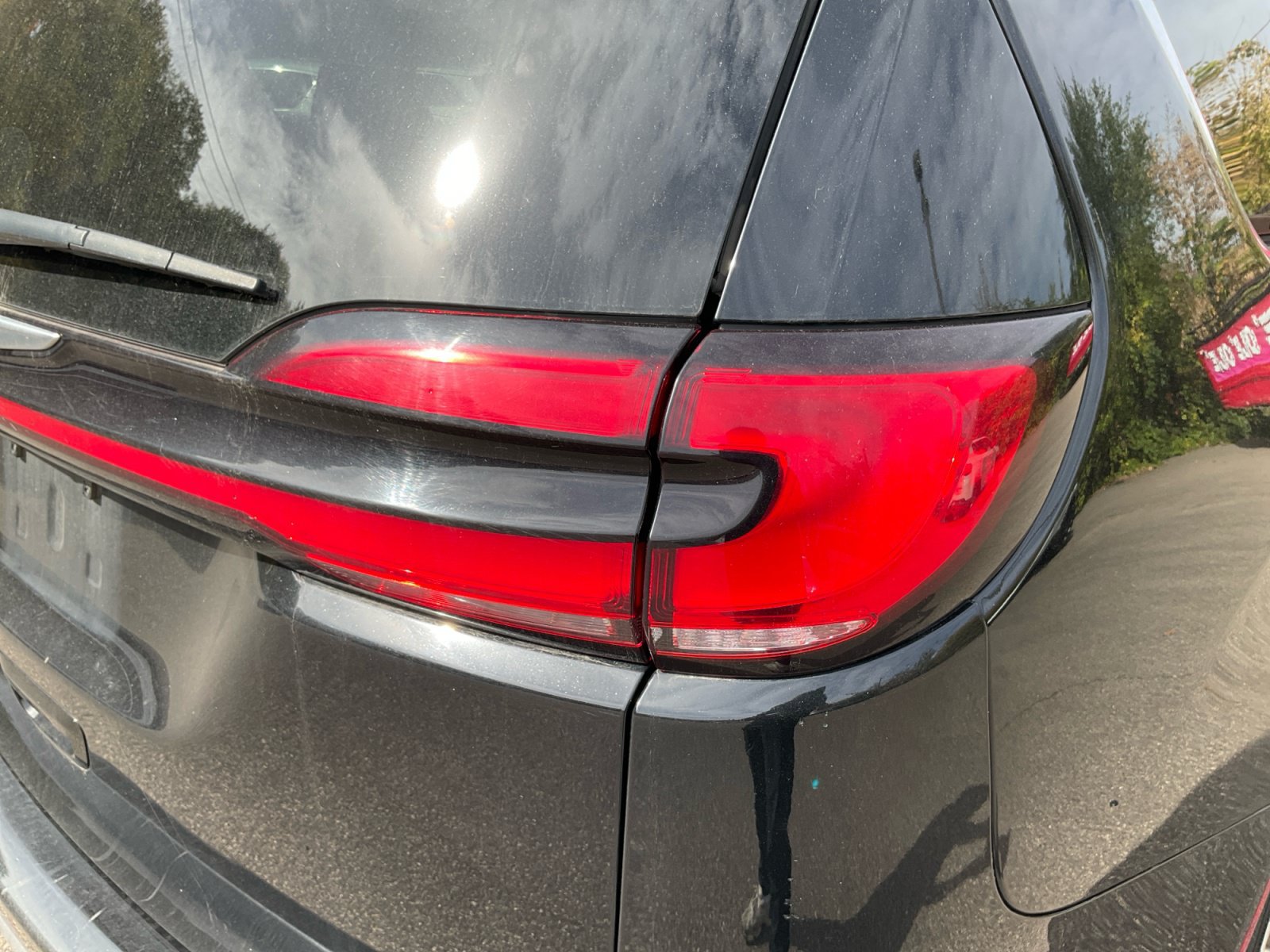 Used 2024 Chrysler Pacifica Touring-L FWD image 22