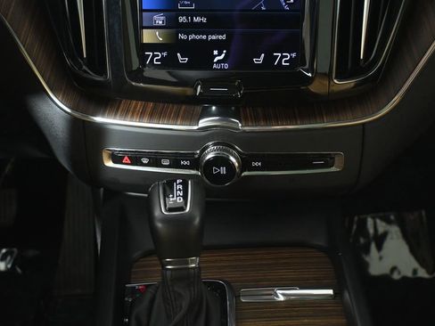 Used 2021 Volvo XC60 T5 Inscription w/ Climate Package image 23