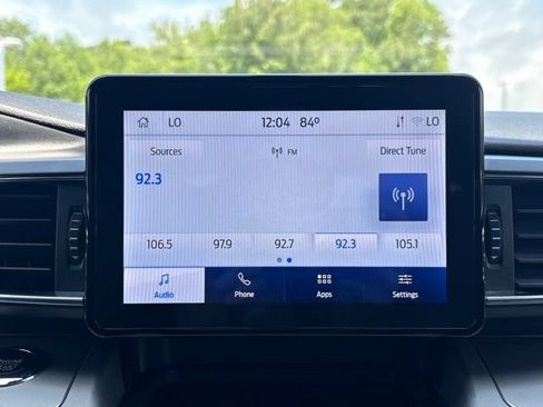 Used 2022 Ford Explorer XLT w/ Equipment Group 202A AWD/4WD image 18