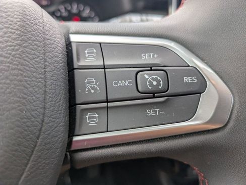 Used 2025 Jeep Compass Trailhawk AWD/4WD image 21