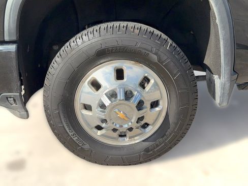 Used 2024 Chevrolet Silverado 3500 High Country w/ High Country Premium Package AWD/4WD image 13