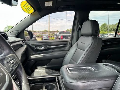 Used 2021 GMC Yukon Denali w/ Denali Premium Package AWD/4WD image 38