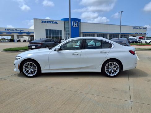 Used 2025 BMW 330i Sedan RWD image 3
