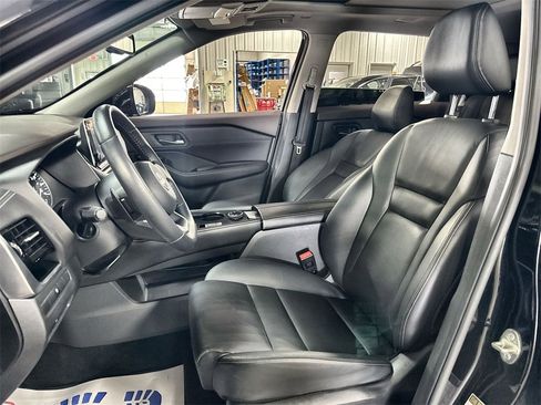 Used 2023 Nissan Rogue SL image 12