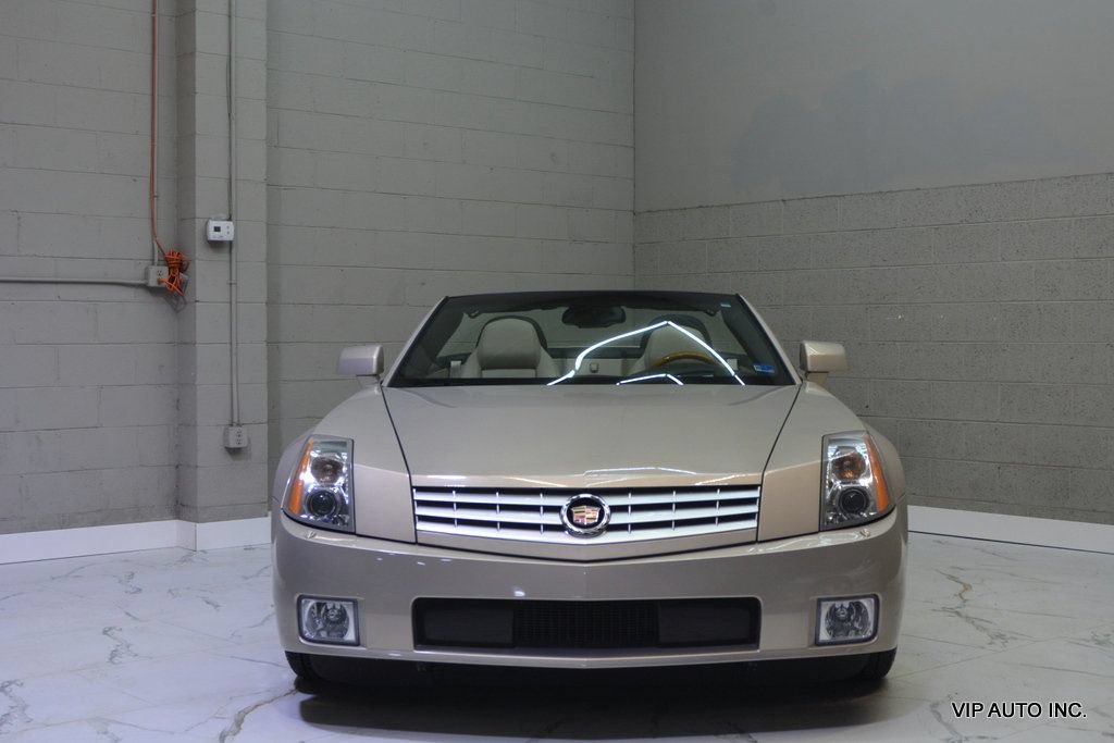 Used 2006 Cadillac XLR RWD image 21