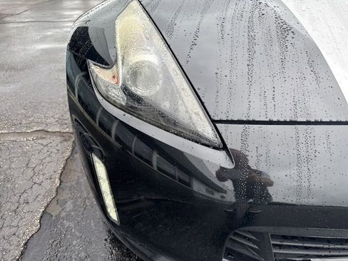 Used 2018 Nissan 370Z Touring RWD image 12