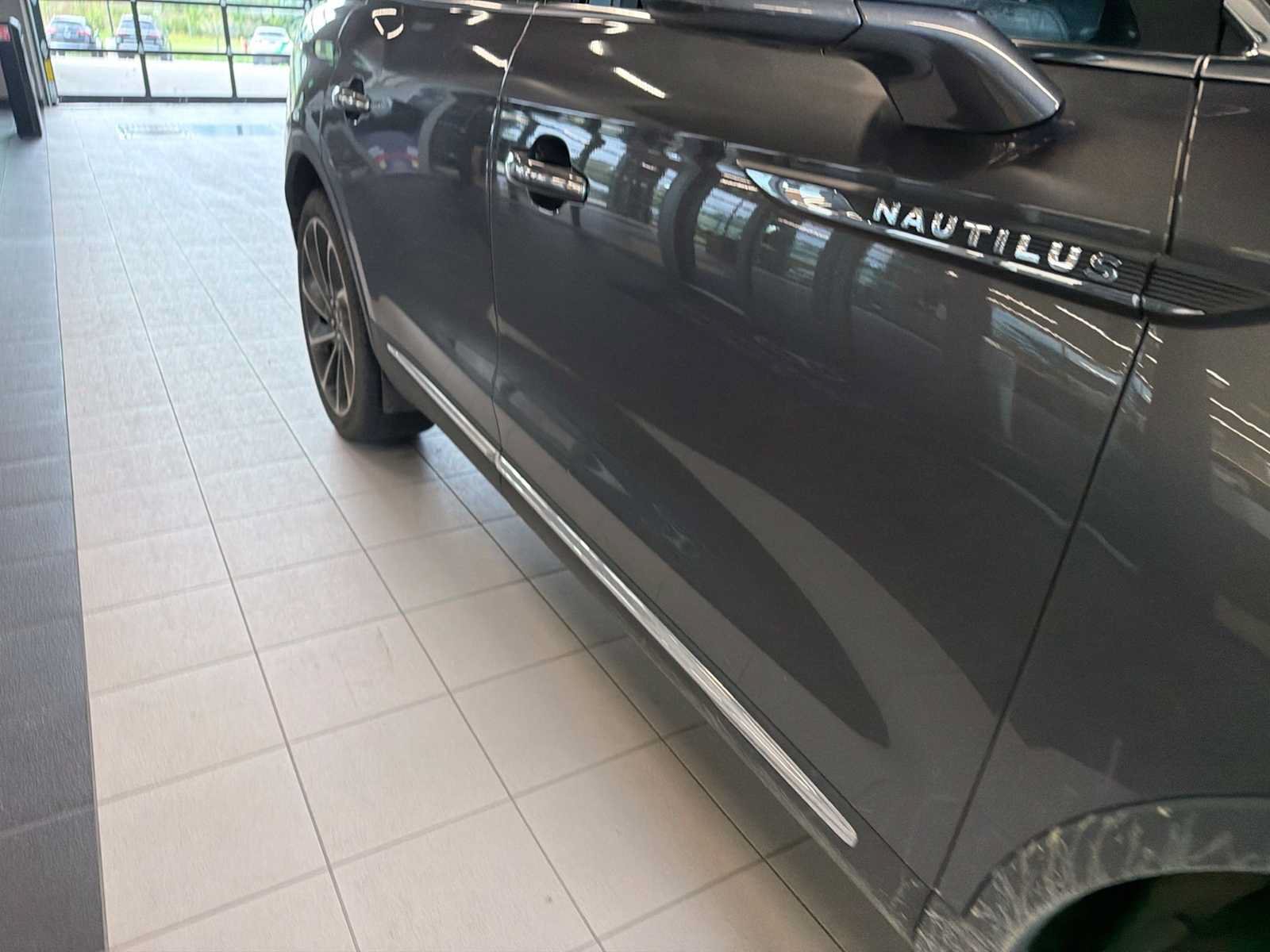 Used 2019 Lincoln Nautilus Reserve w/ Ultimate Package AWD/4WD image 8