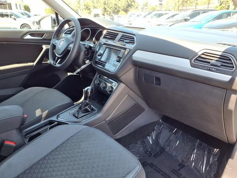 Used 2021 Volkswagen Tiguan S FWD image 14