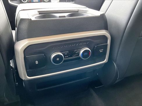 Used 2024 Ford Expedition XLT AWD/4WD image 12