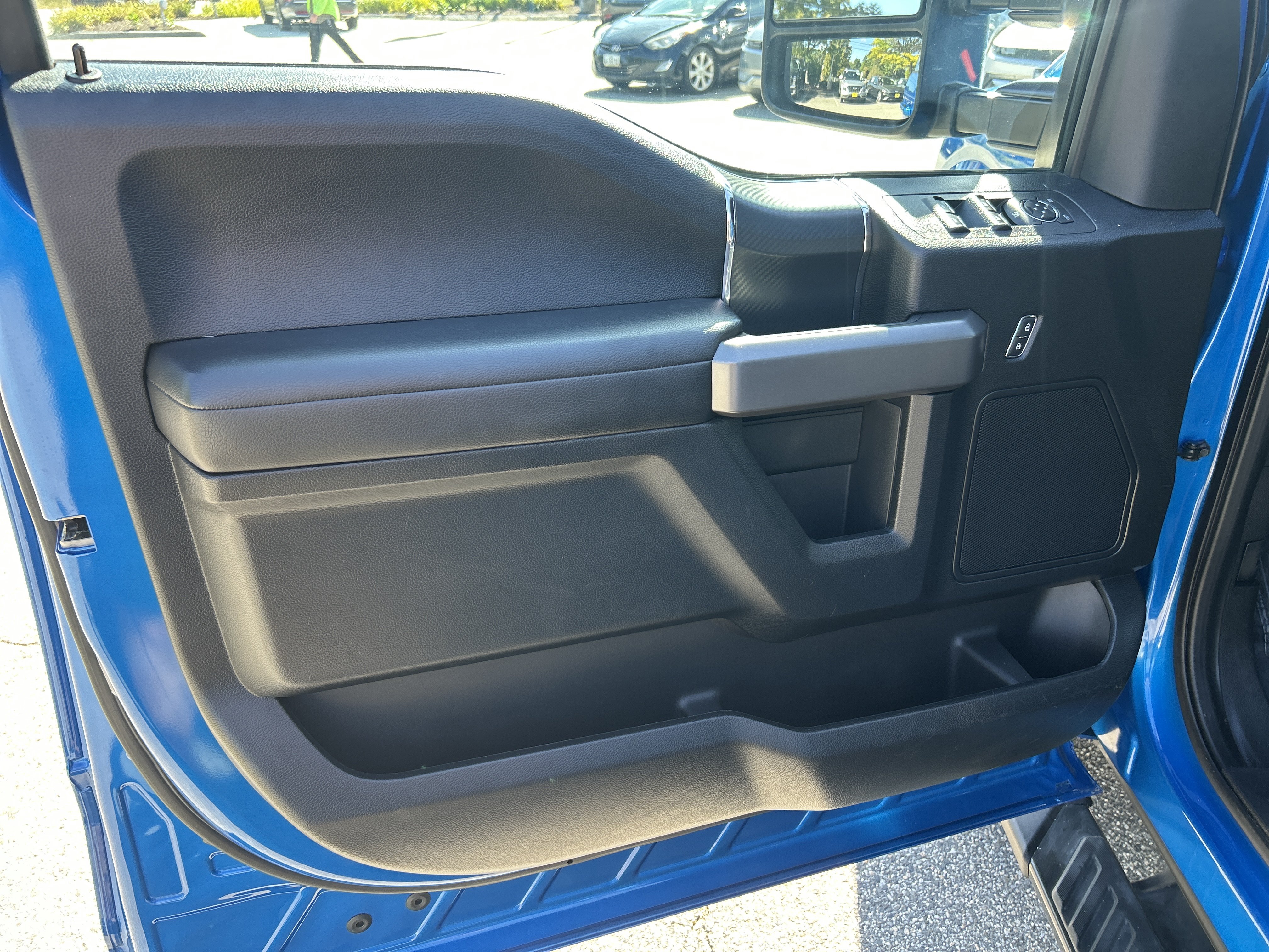 Used 2020 Ford F150 XLT w/ Equipment Group 302A Luxury AWD/4WD image 16
