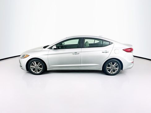 Used 2017 Hyundai Elantra SE FWD image 4