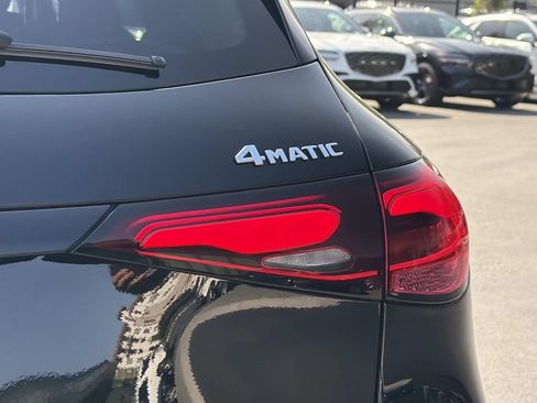 Used 2025 Mercedes-Benz GLC 350e 4MATIC image 10