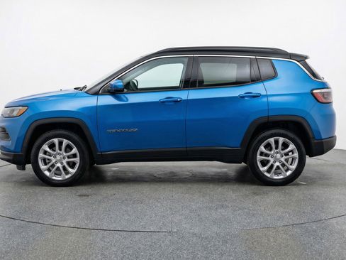 Used 2025 Jeep Compass Limited image 5