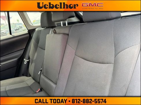Used 2022 Toyota RAV4 LE AWD/4WD image 16