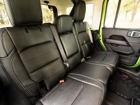 Used 2019 Jeep Wrangler Unlimited Sahara w/ Uconnect 4C Nav & Sound Group image 27