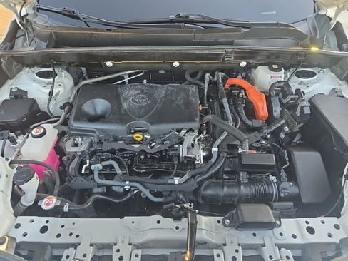 Certified 2021 Toyota Venza Limited image 30