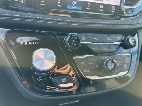 New 2026 Chrysler Pacifica Select image 20