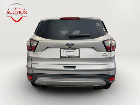Used 2018 Ford Escape SE w/ SE Sync 3 Package FWD image 5