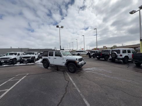 Used 2025 Jeep Wrangler Unlimited Sport AWD/4WD image 14