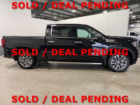 Used 2023 GMC Sierra 1500 Denali w/ Denali Reserve Package AWD/4WD image 2