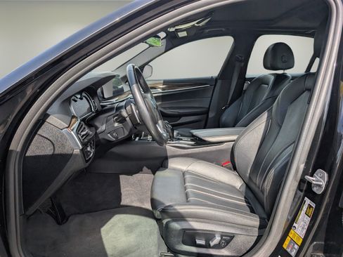 Used 2018 BMW 530e RWD image 10
