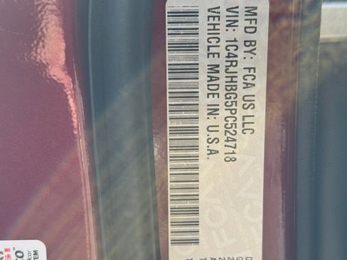 Certified 2023 Jeep Grand Cherokee Limited w/ Black Appearance Package image 34