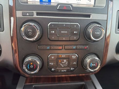 Used 2016 Ford Expedition Platinum RWD image 26