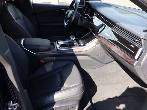 Used 2021 Audi Q8 Prestige w/ Prestige Package image 11