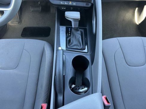 Used 2024 Hyundai Elantra SEL image 20