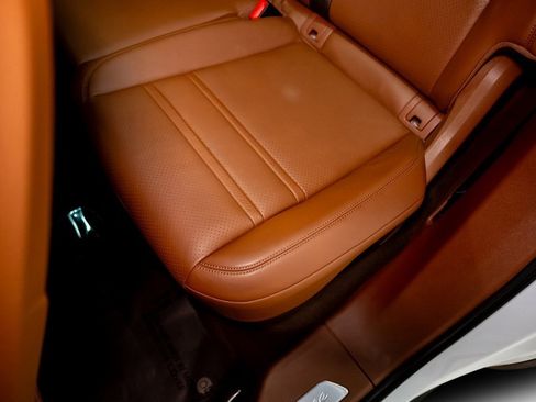 Used 2021 Porsche Cayenne Turbo image 34