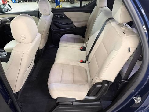 Used 2022 Chevrolet Traverse LS AWD/4WD image 18
