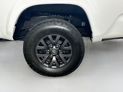 Used 2023 Toyota Tacoma SR5 RWD image 11