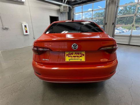 Used 2019 Volkswagen Jetta SEL FWD image 4