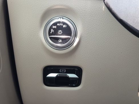 Used 2023 Mercedes-Benz C 300 4MATIC Sedan image 23