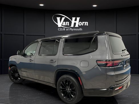 Used 2022 Jeep Wagoneer Series III w/ Premium Group I AWD/4WD image 5