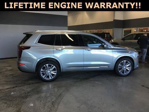 Used 2025 Cadillac XT6 Premium Luxury image 10