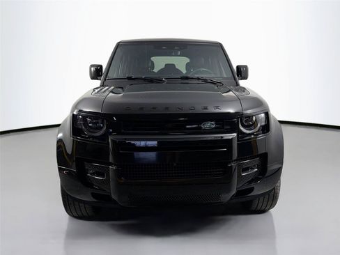 Used 2025 Land Rover Defender 110 V8 AWD/4WD image 2