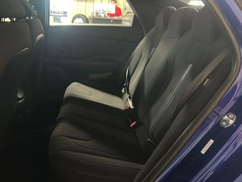 Used 2025 Hyundai Elantra Sport FWD image 15