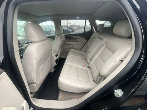 Used 2020 GMC Terrain Denali w/ Denali Premium Package image 12