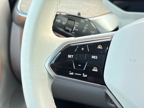 Certified 2025 Volkswagen ID. Buzz 1st Edition image 16