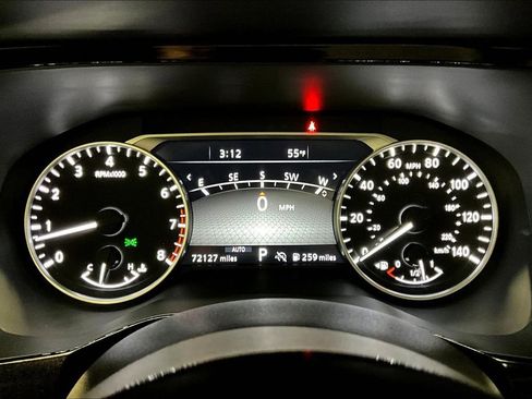 Used 2023 Nissan Pathfinder SL AWD/4WD image 13