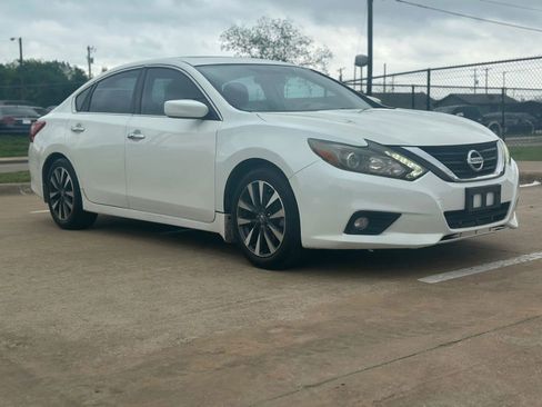 Used 2016 Nissan Altima 2.5 SL w/ 2.5 Technology w/LED Package image 6