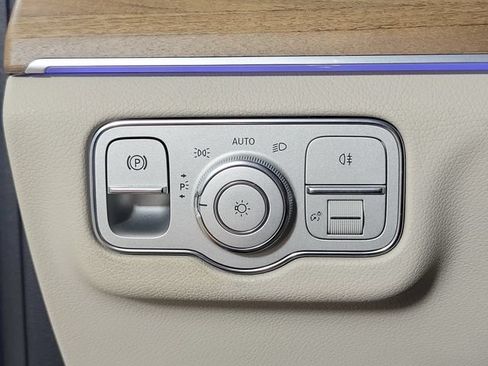 Used 2021 Mercedes-Benz GLS 450 4MATIC image 26