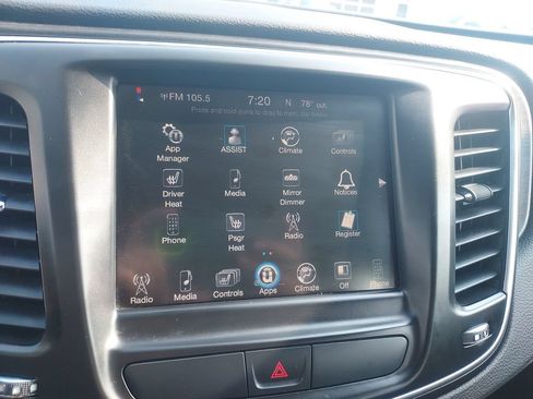 Used 2016 Chrysler 200 Limited FWD image 14