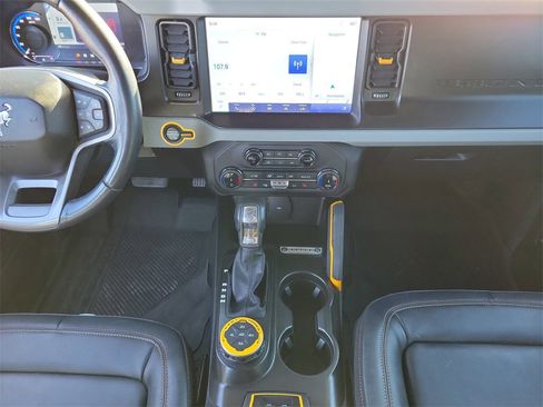 Used 2022 Ford Bronco Badlands w/ Sasquatch Package image 17