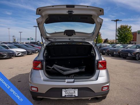 Certified 2023 Hyundai Venue SEL image 10