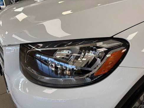 Used 2018 Mercedes-Benz GLC 300 4MATIC image 29